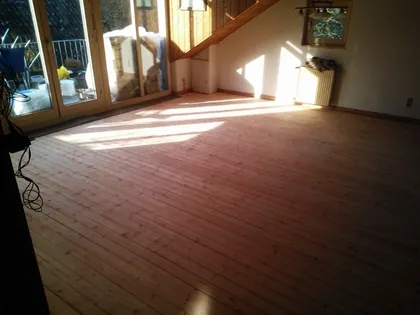 Dielenboden schleifen und versiegeln – Bild 2