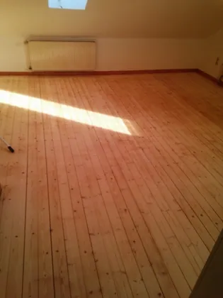 Dielenboden schleifen und versiegeln – Bild 6